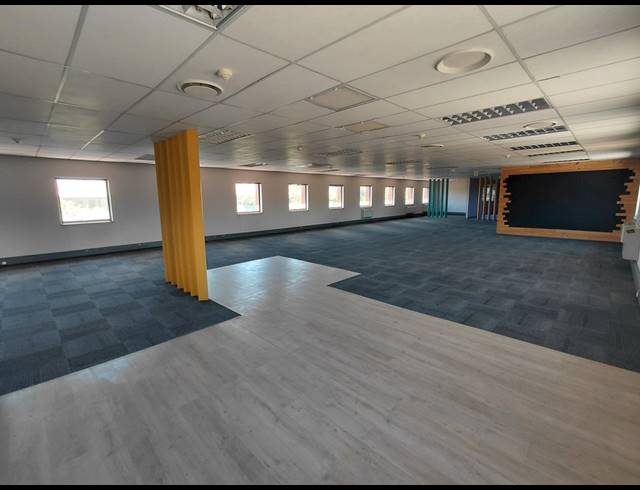 2,038M² OFFICE TO LET IN VORNA VALLEY